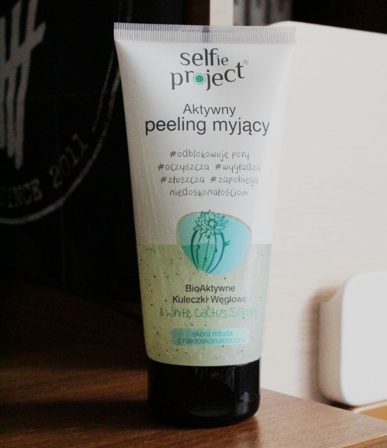 Selfie Project Peeling do twarzy, Aktywny, Myjący, BioAktywne kuleczki węglowe, Skóra młoda z niedoskonałościami