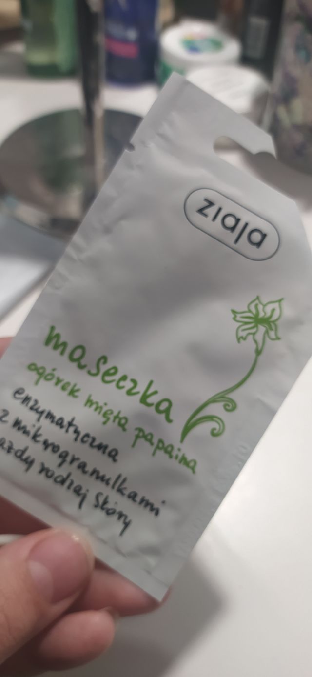 akcja denkowanie! grudzień - kosmetyki w świątecznych opakowaniach i świątecznych kolorach 🎄❄️⛄🎀🎁🎅