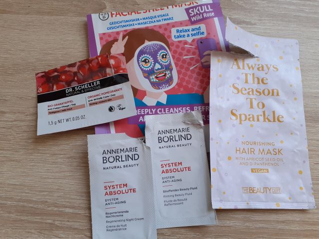 akcja denkowanie! grudzień - kosmetyki w świątecznych opakowaniach i świątecznych kolorach 🎄❄️⛄🎀🎁🎅