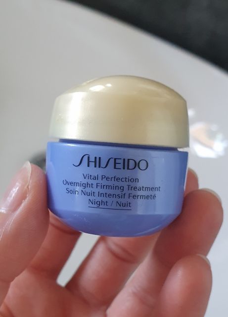 akcja denkowanie! grudzień - kosmetyki w świątecznych opakowaniach i świątecznych kolorach 🎄❄️⛄🎀🎁🎅