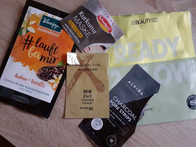 akcja denkowanie! grudzień - kosmetyki w świątecznych opakowaniach i świątecznych kolorach 🎄❄️⛄🎀🎁🎅