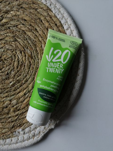 Under Twenty Anti acne! Peeling do twarzy, Enzymatyczny, Antybakteryjny, Papaina, Biała glinka, Zielone mango 