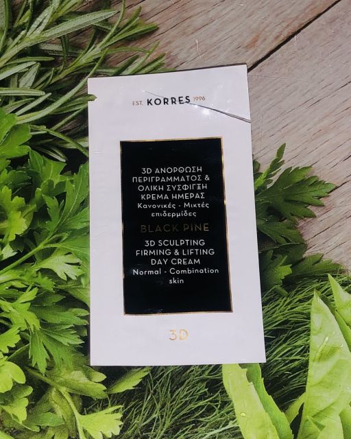 Korres Krem do twarzy, 3D Black Pine, Na dzień, Cera normalna i mieszana