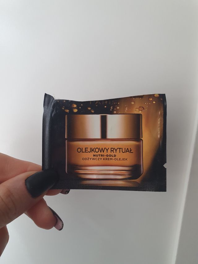 akcja denkowanie! grudzień - kosmetyki w świątecznych opakowaniach i świątecznych kolorach 🎄❄️⛄🎀🎁🎅