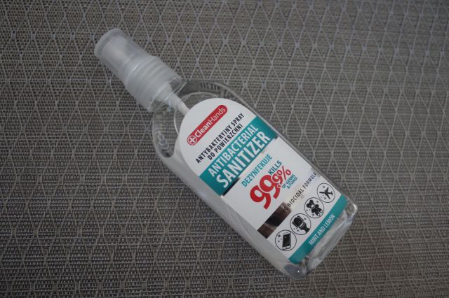 CleanHands Antybakteryjny spray do powierzchni i rąk, Mięta i cytryna