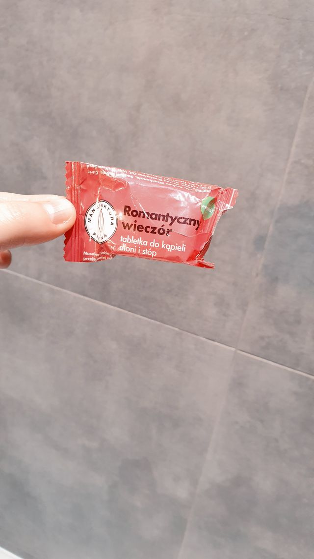 akcja denkowanie! grudzień - kosmetyki w świątecznych opakowaniach i świątecznych kolorach 🎄❄️⛄🎀🎁🎅