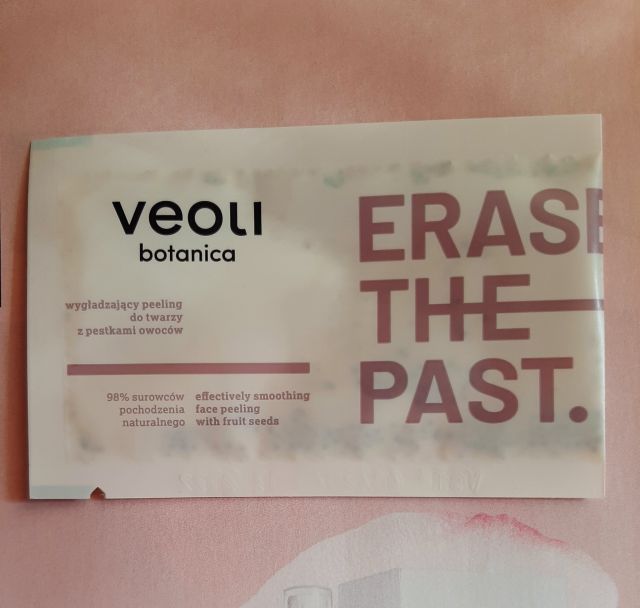 Veoli Botanica Peeling do twarzy, Wygładzający, z pestkami owoców, Erase the Past
