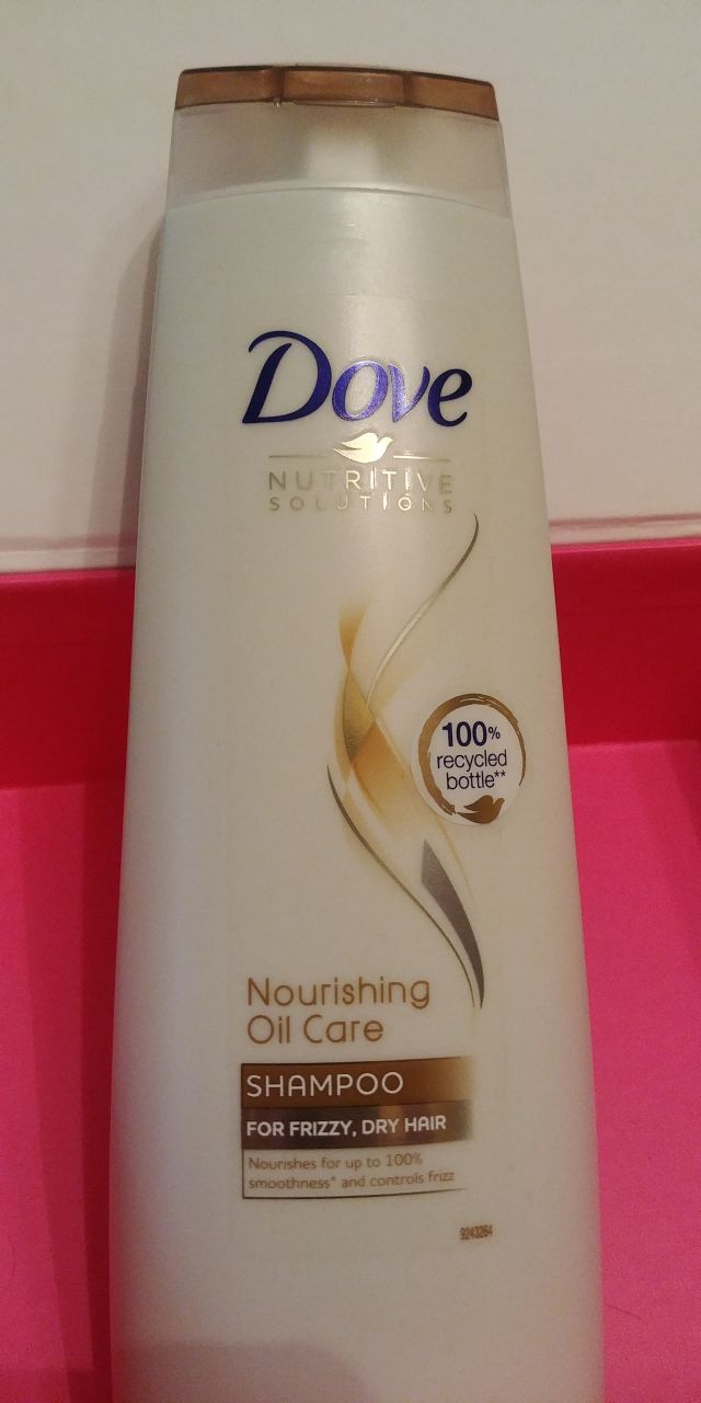Dove Nourishing Oil Care szampon