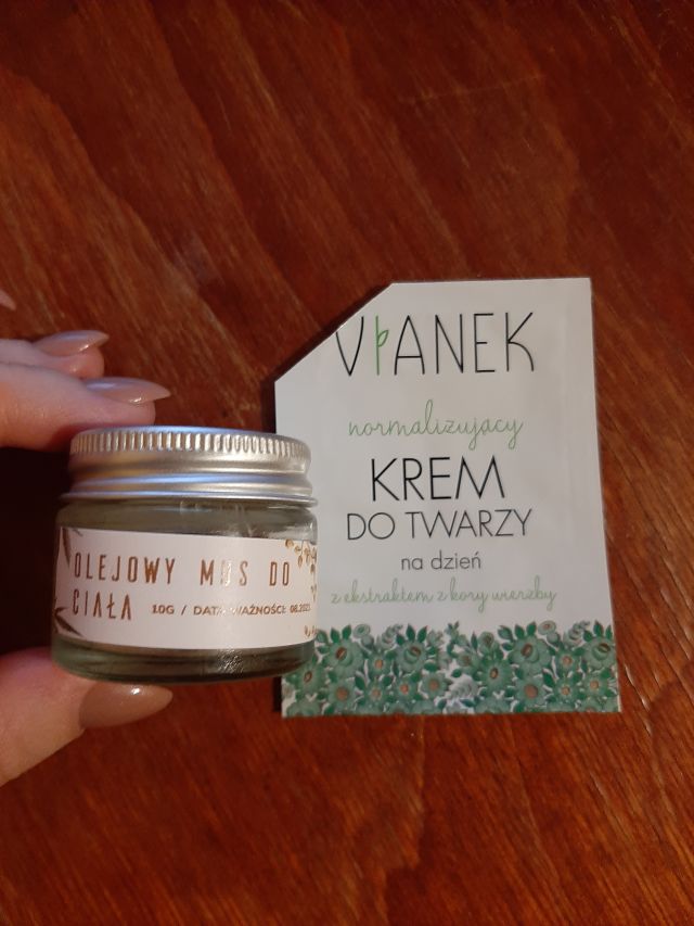 akcja denkowanie! grudzień - kosmetyki w świątecznych opakowaniach i świątecznych kolorach 🎄❄️⛄🎀🎁🎅