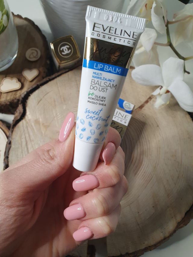 Balsam do ust eveline 