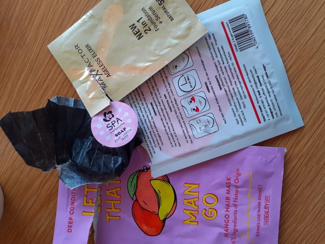 akcja denkowanie! grudzień - kosmetyki w świątecznych opakowaniach i świątecznych kolorach 🎄❄️⛄🎀🎁🎅