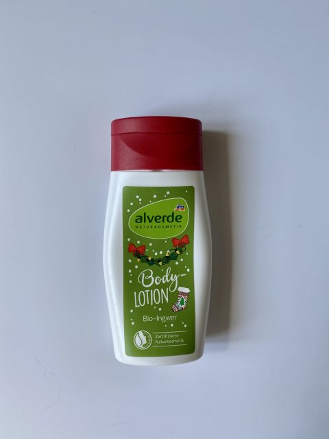 akcja denkowanie! grudzień - kosmetyki w świątecznych opakowaniach i świątecznych kolorach 🎄❄️⛄🎀🎁🎅