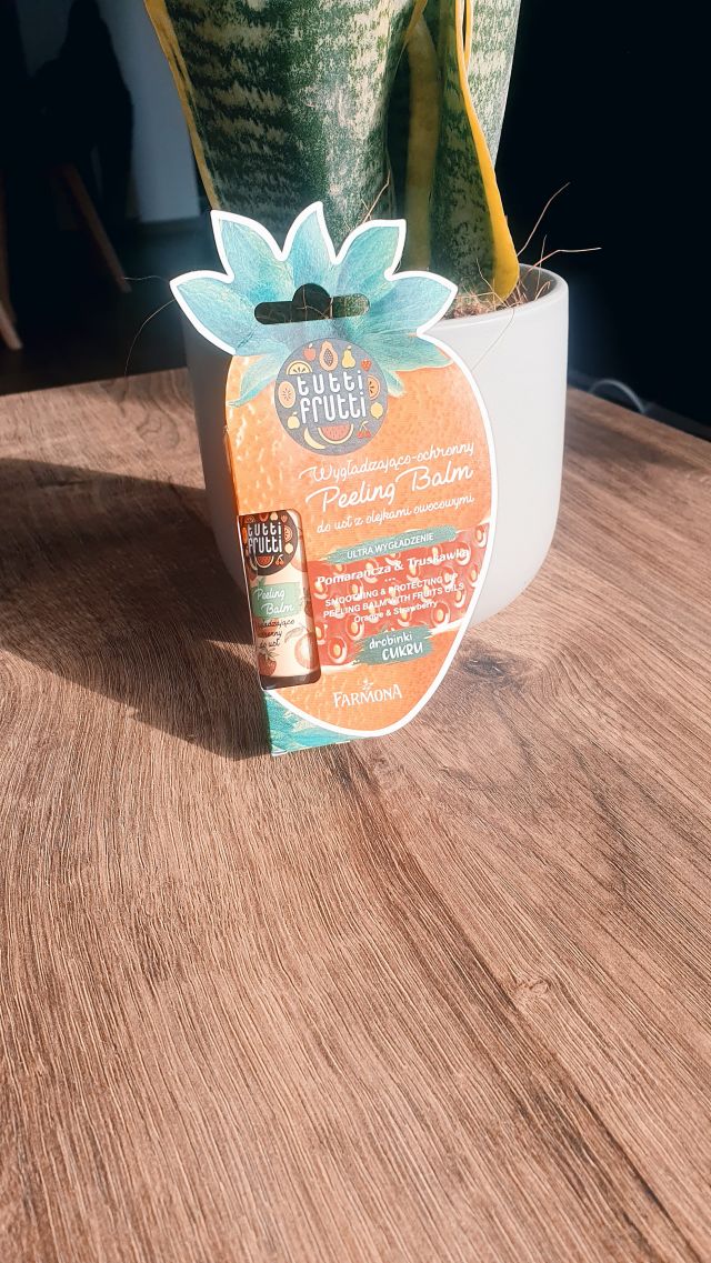 Farmona Tutti Frutti, Peeling Balm do ust, Wygładzająco-ochronny, Pomarańcza i truskawka