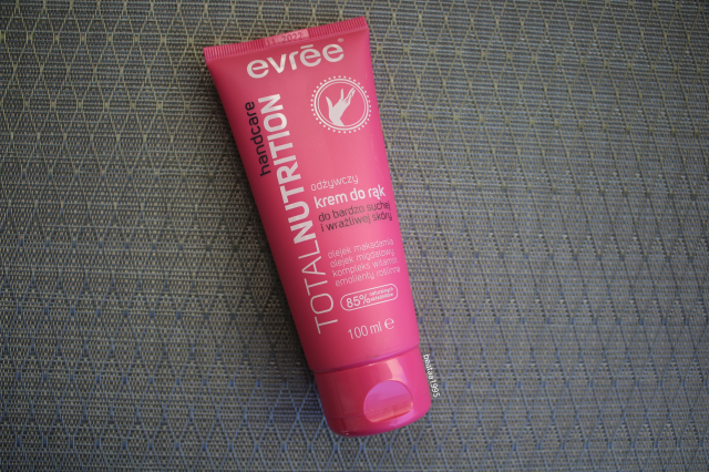 Evree Hand Care Total Nutrition, odżywczy krem do rąk do skóry bardzo suchej i wrażliwej skóry