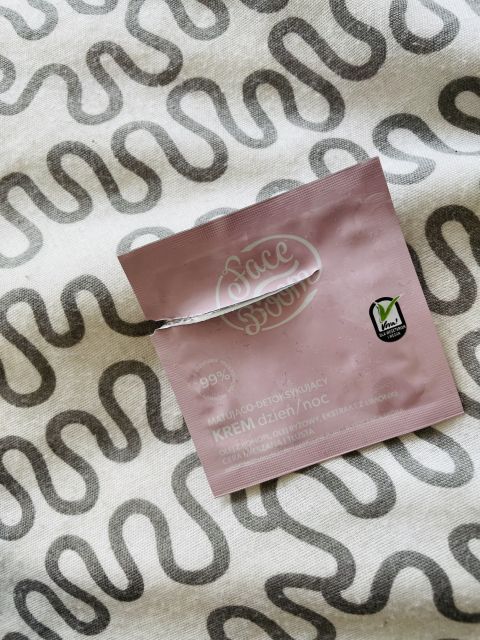 akcja denkowanie! grudzień - kosmetyki w świątecznych opakowaniach i świątecznych kolorach 🎄❄️⛄🎀🎁🎅