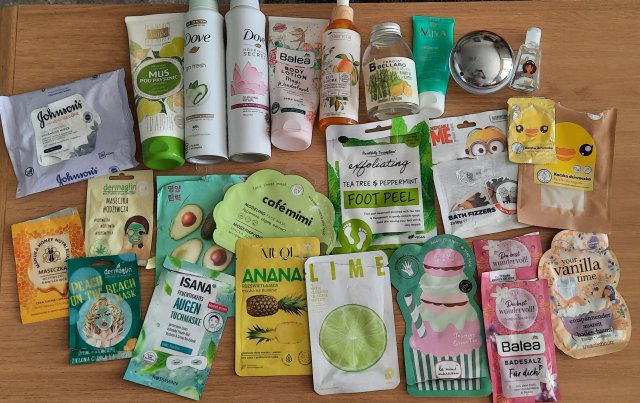 akcja denkowanie! grudzień - kosmetyki w świątecznych opakowaniach i świątecznych kolorach 🎄❄️⛄🎀🎁🎅