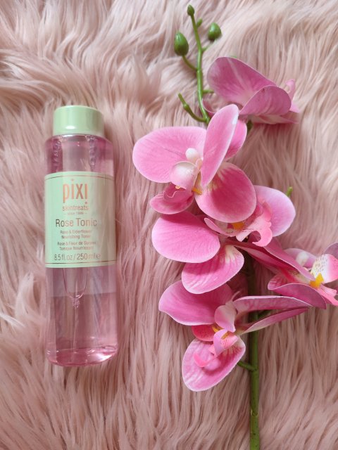 Tonik do twarzy z Pixi 