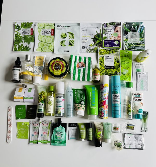 akcja denkowanie! grudzień - kosmetyki w świątecznych opakowaniach i świątecznych kolorach 🎄❄️⛄🎀🎁🎅