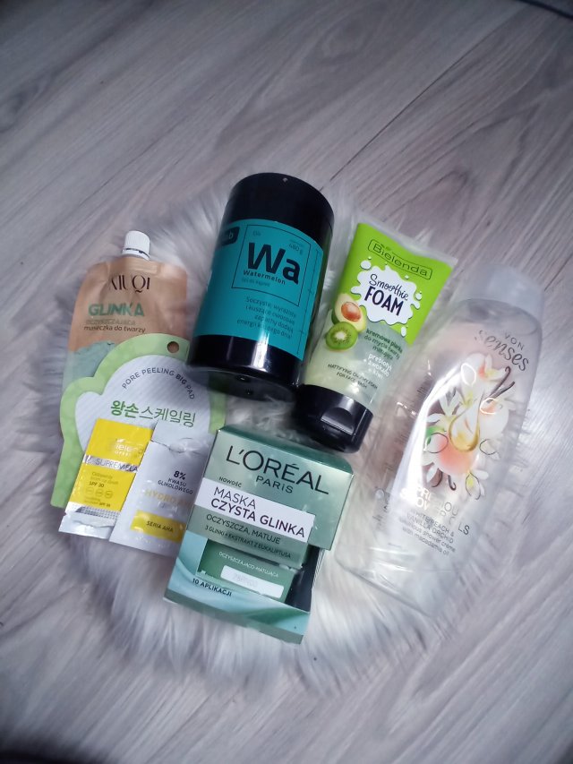 akcja denkowanie! grudzień - kosmetyki w świątecznych opakowaniach i świątecznych kolorach 🎄❄️⛄🎀🎁🎅