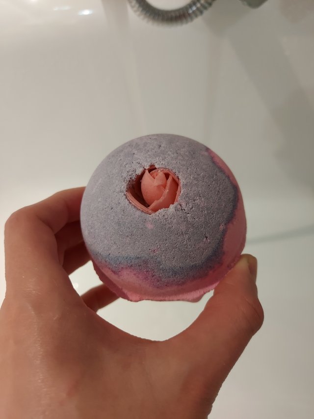LUSH Kula do kąpieli, Sex Bomb