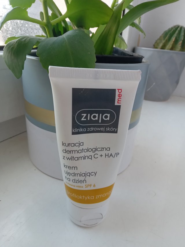 Ziaja, MED, kuracja dermatologiczną, krem ujędrniający na dzień, Wit C + HA/P, SPF 6