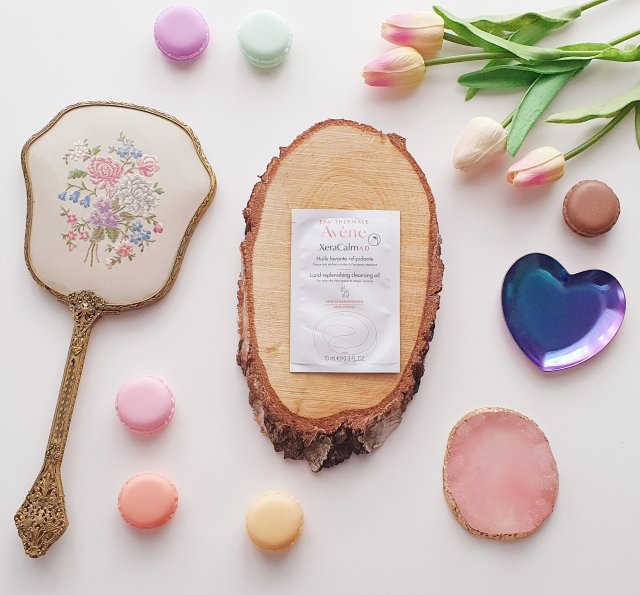 Avène XeraCalm AD, Olejek Oczyszczający uzupełniający lipidy