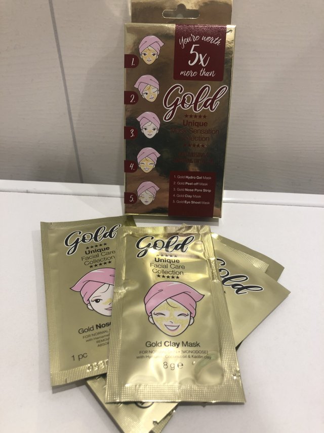 Gold unique mask sensation collection