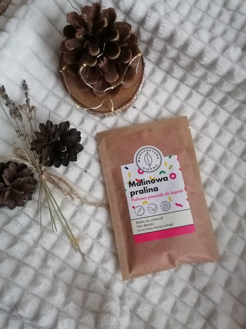 Marba Cosmetics Manufaktura Piękna, Pudrowy pianorób do kąpieli, Malinowa pralina