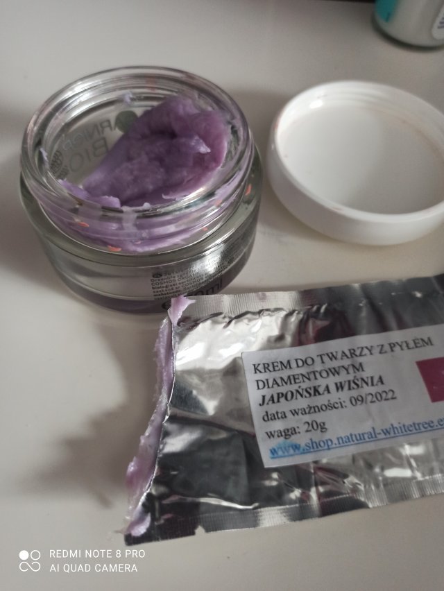 WhiteTree Natural Cosmetics Krem do twarzy, Z pyłem diamentowym, Japońska wiśnia