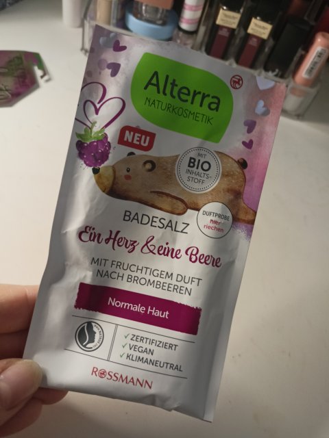 akcja denkowanie! grudzień - kosmetyki w świątecznych opakowaniach i świątecznych kolorach 🎄❄️⛄🎀🎁🎅