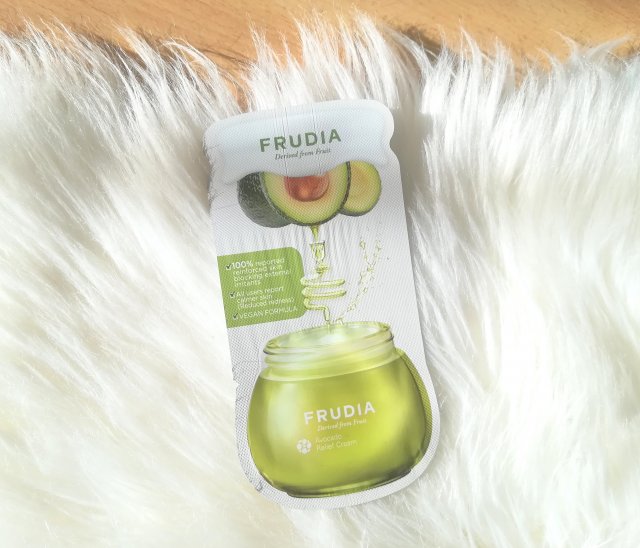 akcja denkowanie! grudzień - kosmetyki w świątecznych opakowaniach i świątecznych kolorach 🎄❄️⛄🎀🎁🎅