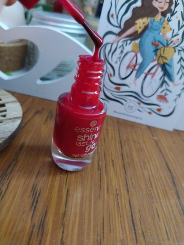 Shine last and go Fame Fatale Essence lakier 