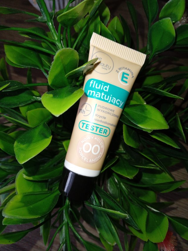 BeBeauty, fluid matujący z witaminą E, 00 porcelanowy, tester