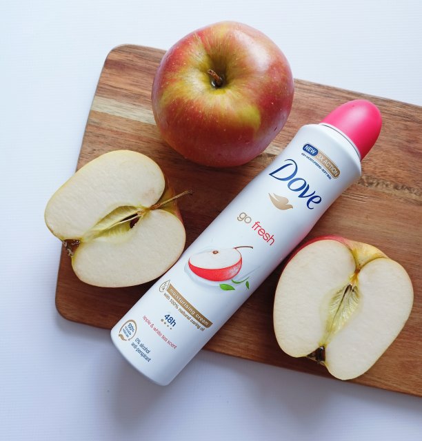 Dove Antyperspirant w sprayu, Go Fresh, Apple & White Tea