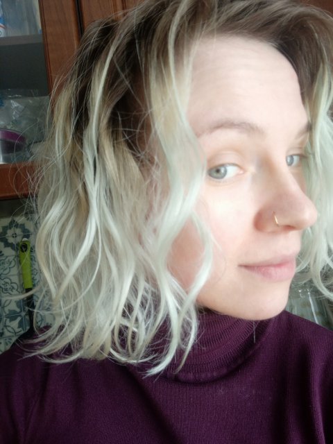 Wydobywanie skrętu na włosach 