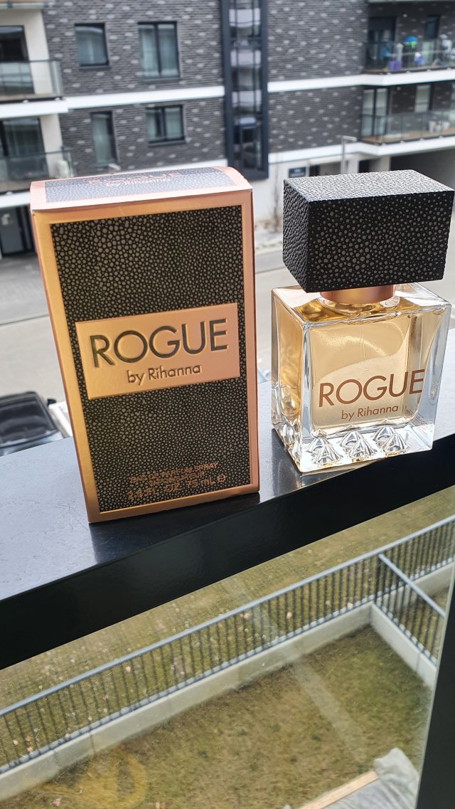 Rihanna Woda perfumowana, Rogue EDP