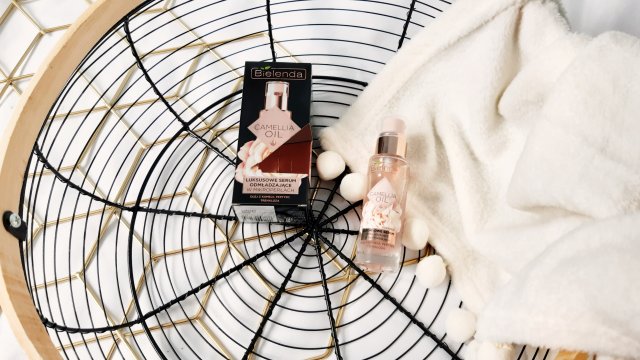 Bielenda Camellia Oil, Serum do twarzy, Luksusowe, Odmładzające, W mikroperłach