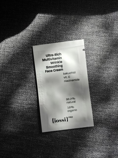 Iossi Krem do twarzy, Ultra-Rich Multivitamin Wrinkle Smoothing Face Cream