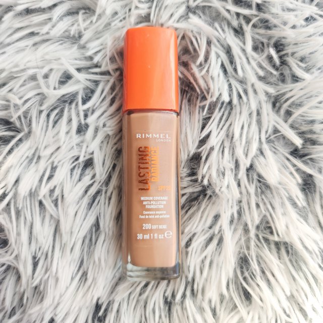 Rimmel Lasting Radiance, Podkład do twarzy, Anti-Pollution Foundation, Rozświetlający, nr 200 Soft Beige