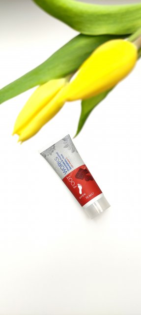 Avon Foot Works, Maska do stóp, Rewitalizująca, Z witaminą E, Czekolada z orzechami