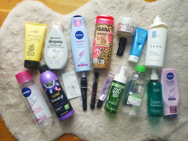 Lumene Invisible Illumination, Rozświetlacz z serum, Kolor Rosy Dawn