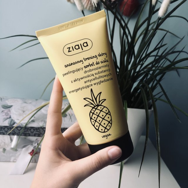 Ziaja Ananasowy trening skóry, Sorbet do ciała, Peelingujący, Drobnoziarnisty