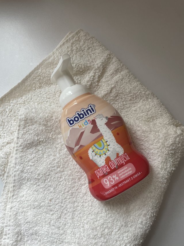 Bobini Kids, Pianka do mycia, Prebiotyk, ekstrakt z owsa