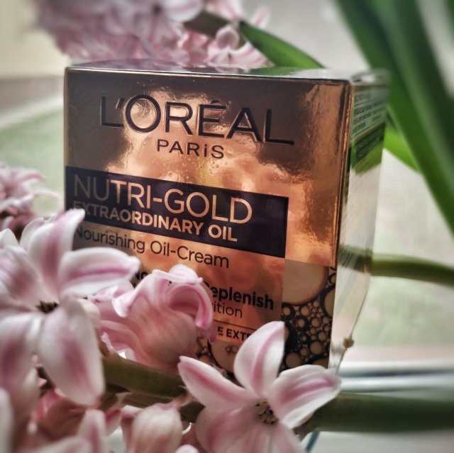 L'Oréal Extraordinary Oil, Nutri-Gold, Krem - olejek do twarzy, Olejkowy rytuał, Skóra sucha