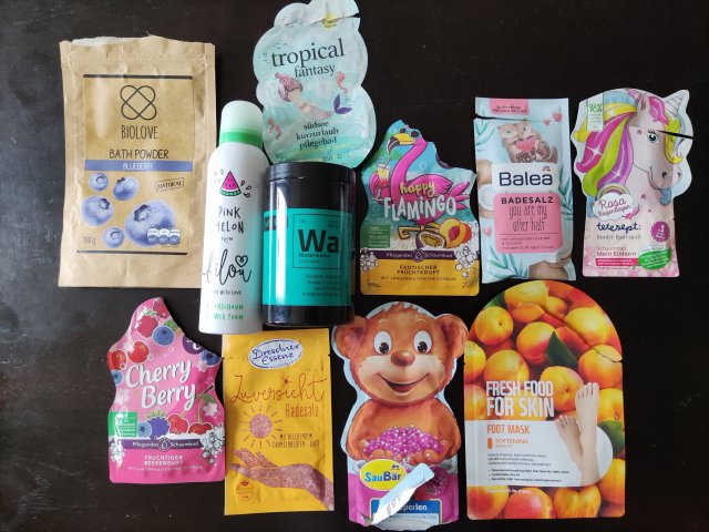 akcja denkowanie! grudzień - kosmetyki w świątecznych opakowaniach i świątecznych kolorach 🎄❄️⛄🎀🎁🎅