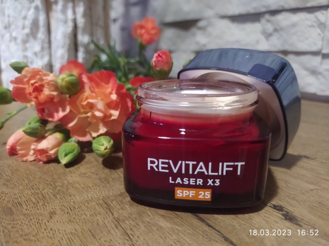 L'Oréal Revitalift Laser x3, Krem do twarzy, Anti-age, Na dzień, SPF25