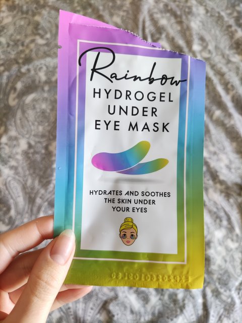 akcja denkowanie! grudzień - kosmetyki w świątecznych opakowaniach i świątecznych kolorach 🎄❄️⛄🎀🎁🎅