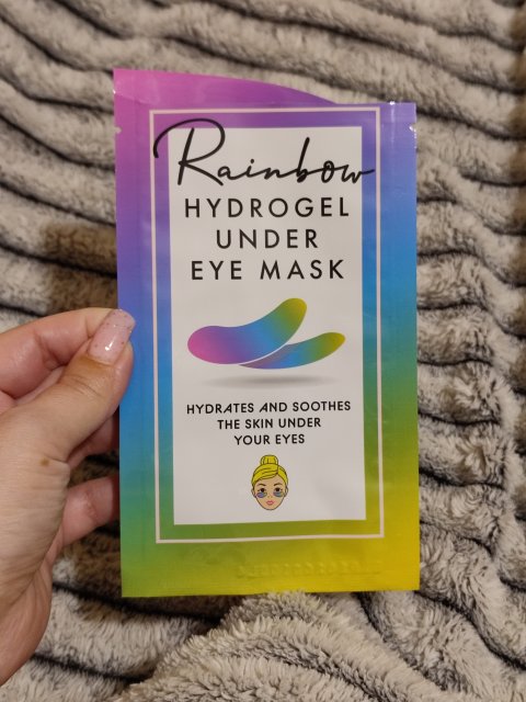 akcja denkowanie! grudzień - kosmetyki w świątecznych opakowaniach i świątecznych kolorach 🎄❄️⛄🎀🎁🎅