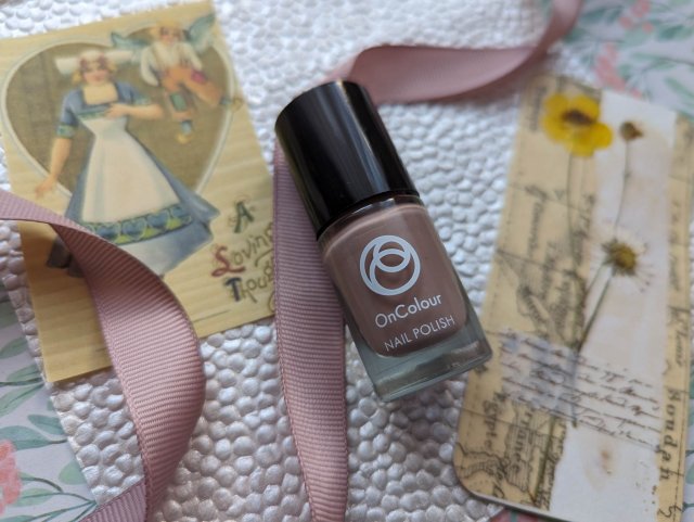 oriflame on colour tasty nude