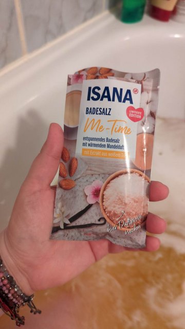 Isana Sól do kąpieli, Me-Time, Zapach migdałów i ekstrakt z białej herbaty
